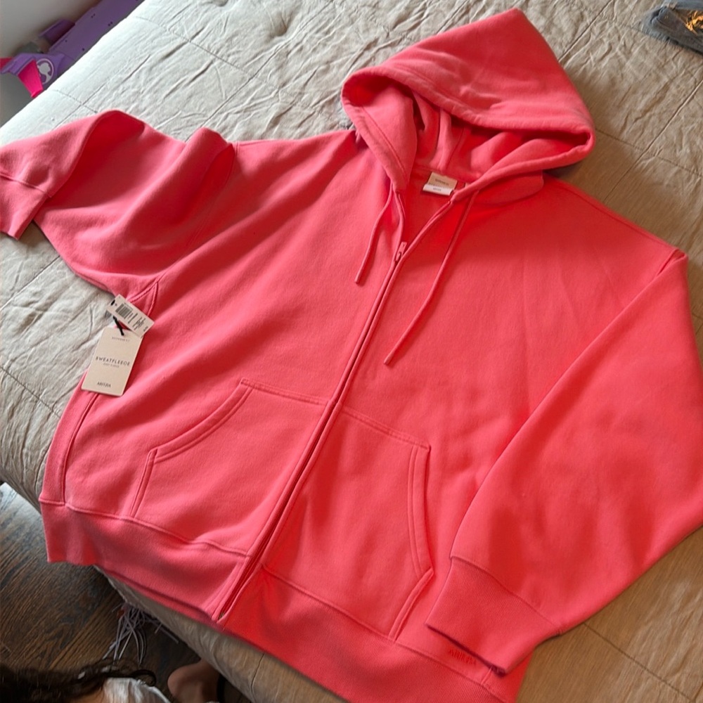 Aritzia sweat fleece cozy fleece boyfriend fit. Zip up hoodie